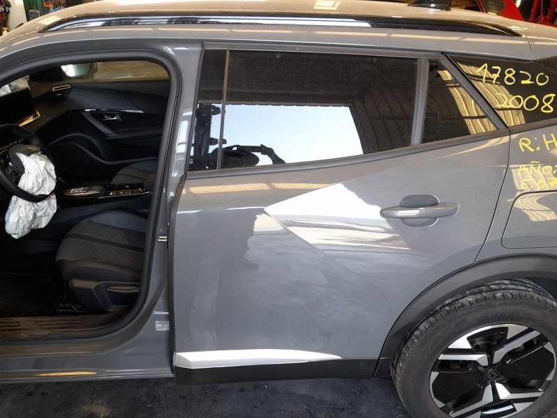 Recambio de puerta trasera izquierda para peugeot 2008 ii (ud_, us_, uy_, uj_, ur_, uc_) 1.2 puretech 130 referencia OEM IAM 983