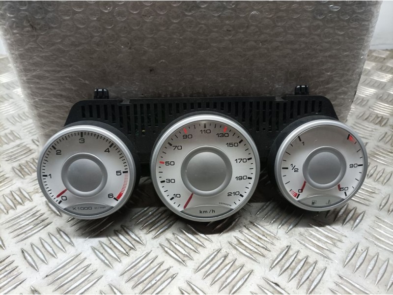 Recambio de cuadro instrumentos para peugeot 807 pullman referencia OEM IAM 610583  