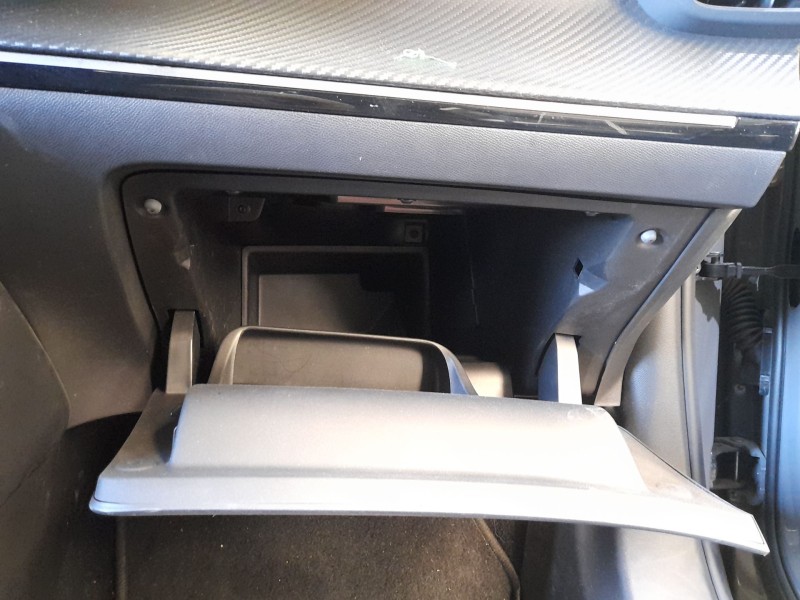 Recambio de guantera para peugeot 2008 ii (ud_, us_, uy_, uj_, ur_, uc_) 1.2 puretech 130 referencia OEM IAM 98268276ZD  