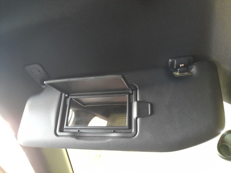 Recambio de parasol izquierdo para peugeot 2008 ii (ud_, us_, uy_, uj_, ur_, uc_) 1.2 puretech 130 referencia OEM IAM 16576381ZD
