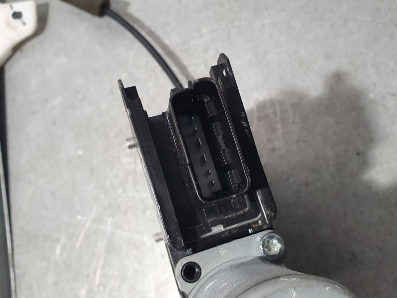 Recambio de elevalunas delantero izquierdo para hyundai i20 classic referencia OEM IAM 82450C8010 F00S1W2152 BOSCH ELECTRICO 6 P