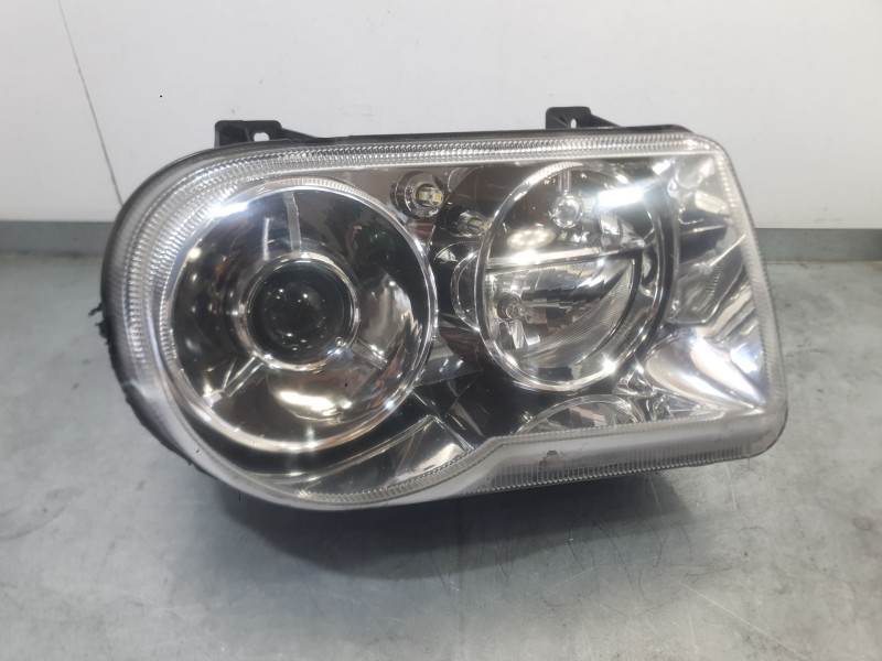 Recambio de faro derecho para chrysler 300c (lx, le) 3.0 crd referencia OEM IAM 57010760AA  
