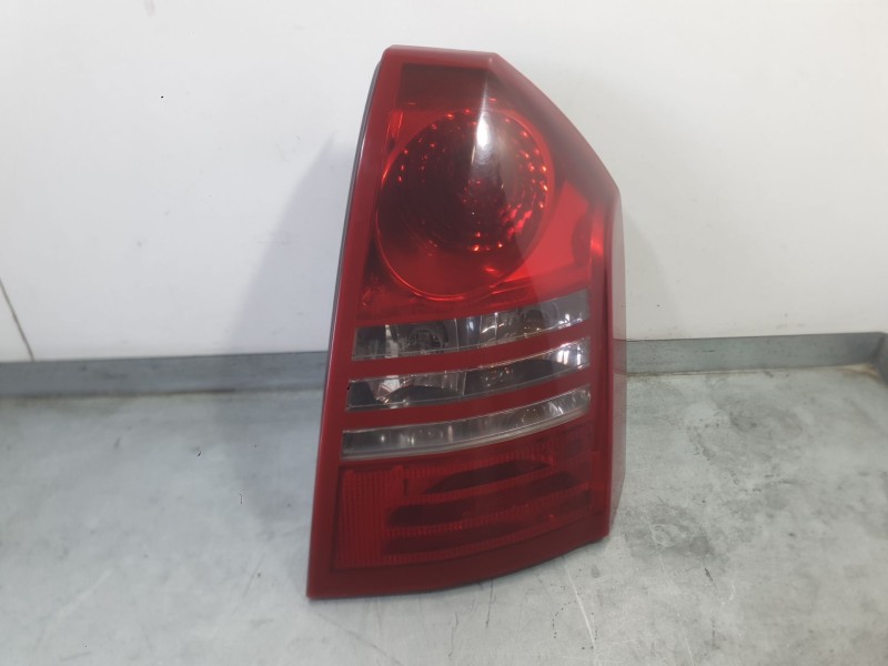 Recambio de piloto trasero derecho para chrysler 300c (lx, le) 3.0 crd referencia OEM IAM 04805854AE  