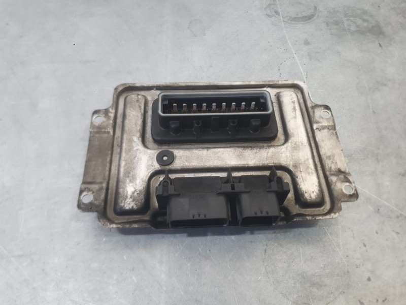 Recambio de centralita motor uce para chrysler 300c (lx, le) 3.0 crd referencia OEM IAM 04692230AI  