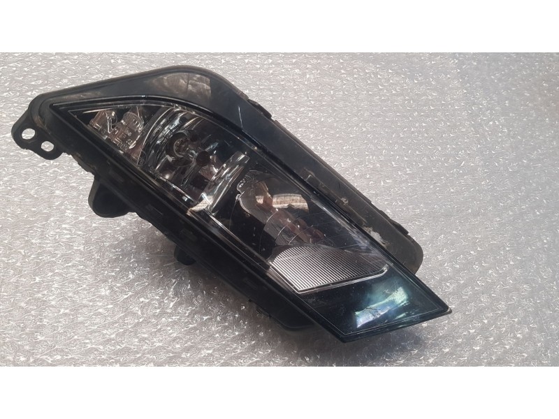 Recambio de faro antiniebla derecho para seat leon st (5f8) 1.4 tsi referencia OEM IAM 6J9941702A  