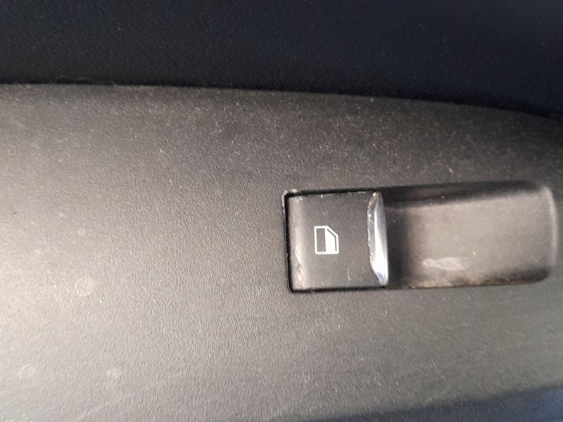 Recambio de mando elevalunas trasero izquierdo para ford focus iv (hn) 1.5 ecoblue referencia OEM IAM 2490173  