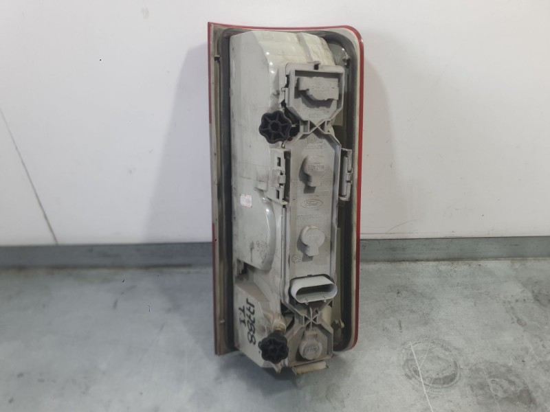Recambio de piloto trasero izquierdo para ford tourneo connect 1.8 tdci referencia OEM IAM 1369222  