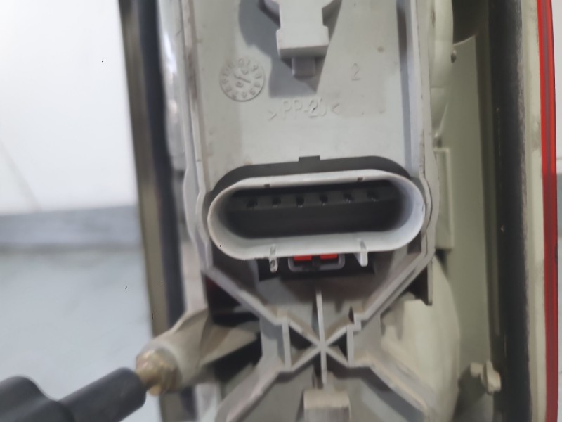 Recambio de piloto trasero izquierdo para ford tourneo connect 1.8 tdci referencia OEM IAM 1369222  