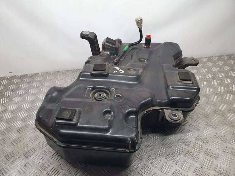 Recambio de deposito adblue para bmw serie 1 lim. (f40) 118d referencia OEM IAM 739929016  