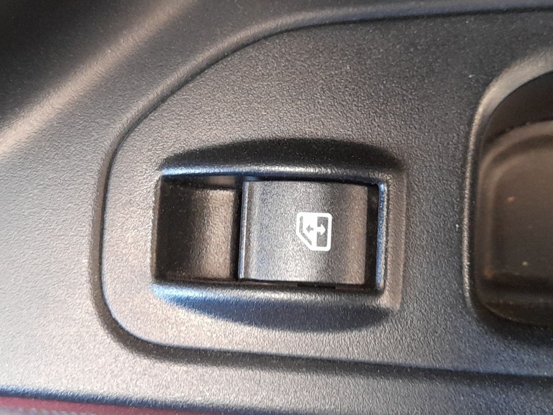 Recambio de mando elevalunas trasero derecho para fiat tipo station wagon (356_, 357_) 1.3 d (356wxh1a) referencia OEM IAM 73566