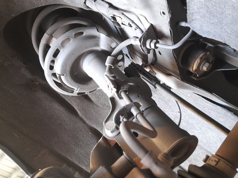 Recambio de amortiguador delantero derecho para ford focus iv (hn) 1.5 ecoblue referencia OEM IAM 2422637  