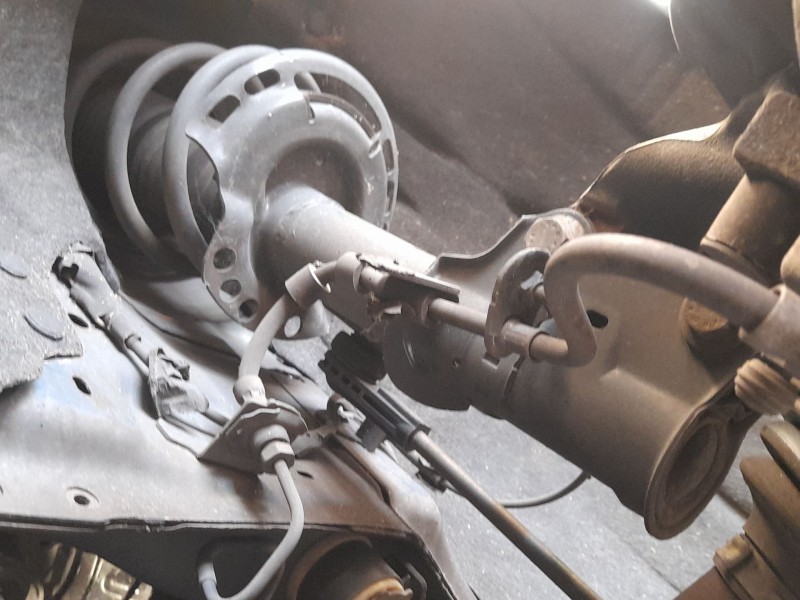 Recambio de amortiguador delantero izquierdo para ford focus iv (hn) 1.5 ecoblue referencia OEM IAM 2429469  