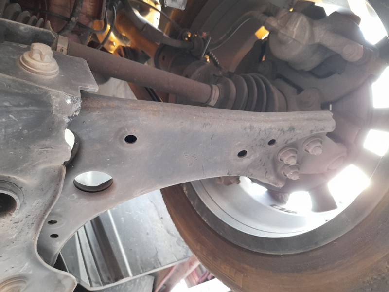 Recambio de brazo suspension inferior delantero izquierdo para fiat tipo station wagon (356_, 357_) 1.3 d (356wxh1a) referencia 