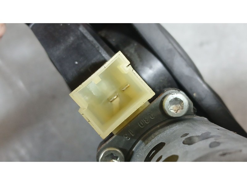 Recambio de elevalunas delantero derecho para volkswagen tiguan (ad1, ax1) 1.5 tsi referencia OEM IAM 5NA837462A  