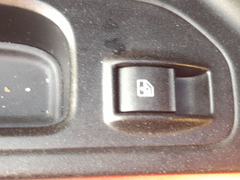 Recambio de mando elevalunas trasero izquierdo para fiat tipo station wagon (356_, 357_) 1.3 d (356wxh1a) referencia OEM IAM 735