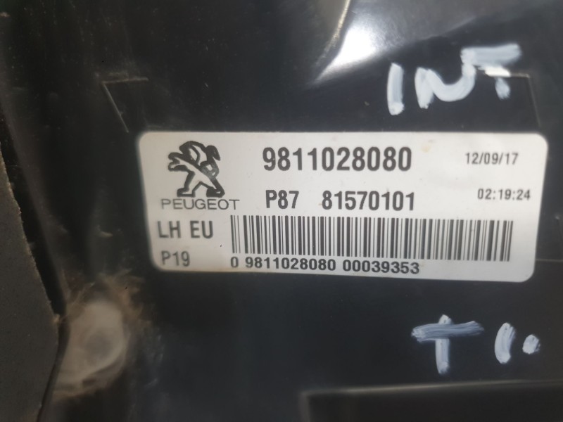Recambio de piloto trasero izquierdo exterior para peugeot 5008 ii (mc_, mj_, mr_, m4_) 1.6 bluehdi 120 referencia OEM IAM 98110