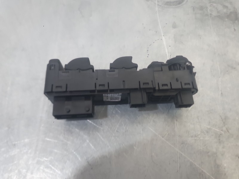 Recambio de mando elevalunas delantero izquierdo para peugeot 5008 ii (mc_, mj_, mr_, m4_) 1.6 bluehdi 120 referencia OEM IAM 96
