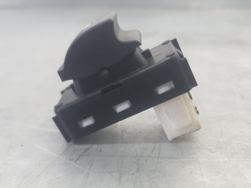 Recambio de mando elevalunas trasero derecho para peugeot 5008 ii (mc_, mj_, mr_, m4_) 1.6 bluehdi 120 referencia OEM IAM 980448