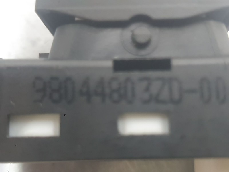 Recambio de mando elevalunas delantero derecho para peugeot 5008 ii (mc_, mj_, mr_, m4_) 1.6 bluehdi 120 referencia OEM IAM 9804