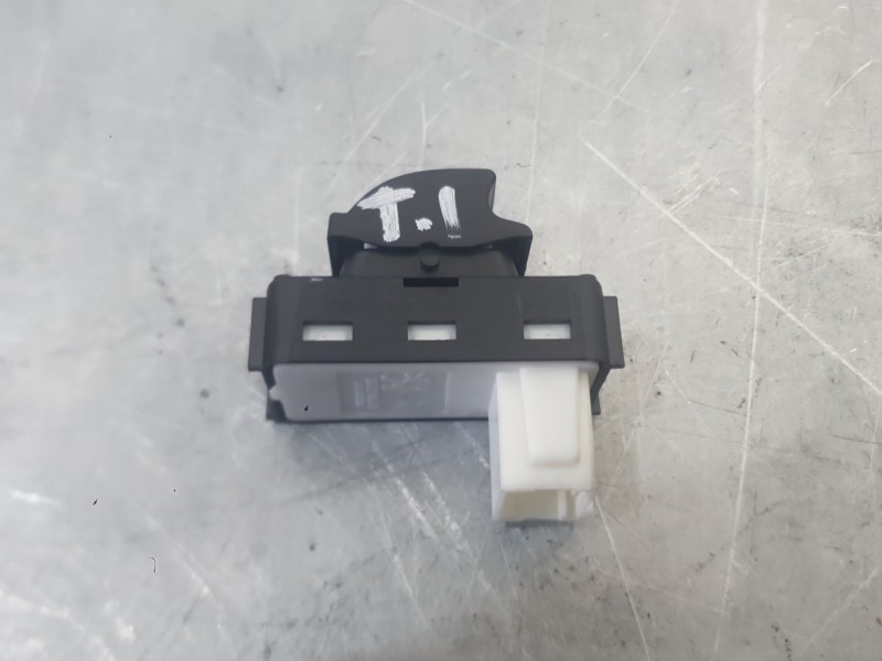 Recambio de mando elevalunas trasero izquierdo para peugeot 5008 ii (mc_, mj_, mr_, m4_) 1.6 bluehdi 120 referencia OEM IAM 9804