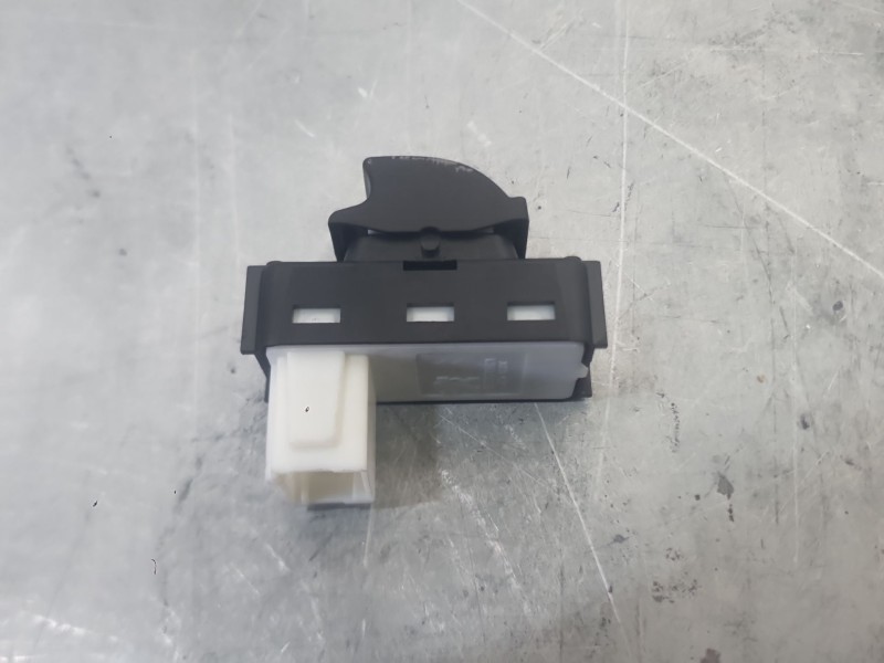 Recambio de mando elevalunas trasero izquierdo para peugeot 5008 ii (mc_, mj_, mr_, m4_) 1.6 bluehdi 120 referencia OEM IAM 9804