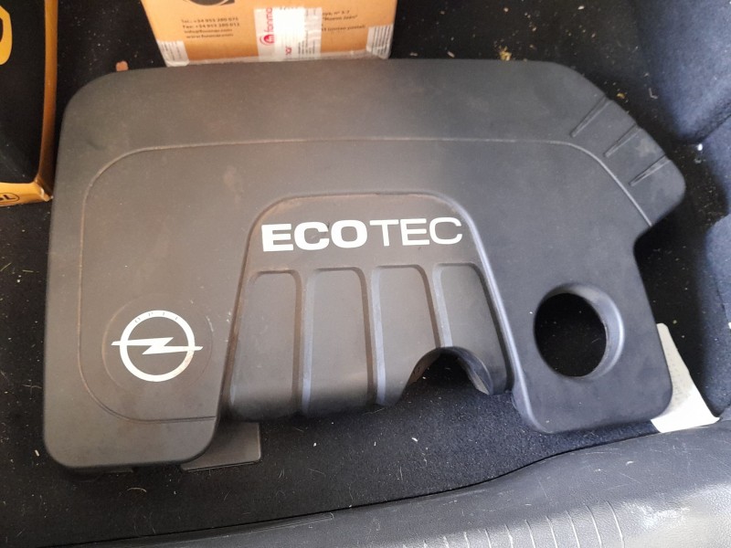 Recambio de tapa motor para opel insignia a (g09) 1.6 cdti (68) referencia OEM IAM   