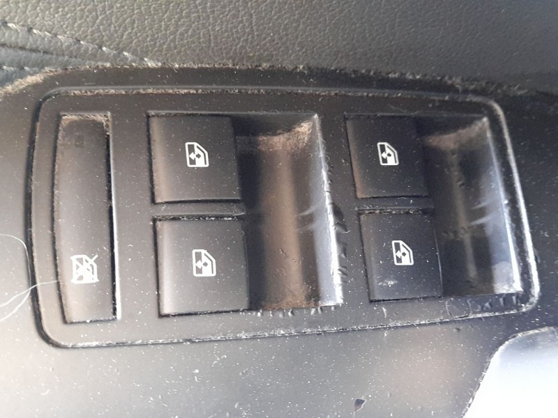 Recambio de mando elevalunas delantero izquierdo para opel insignia a (g09) 1.6 cdti (68) referencia OEM IAM 22915121  