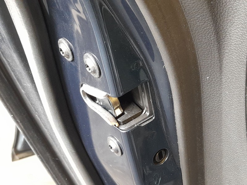 Recambio de cerradura puerta trasera izquierda para opel insignia a (g09) 1.6 cdti (68) referencia OEM IAM 13579557  