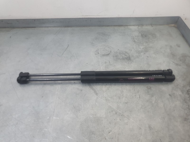 Recambio de amortiguadores maletero / porton para kia stonic (yb) 1.0 t-gdi referencia OEM IAM 81770H8410  