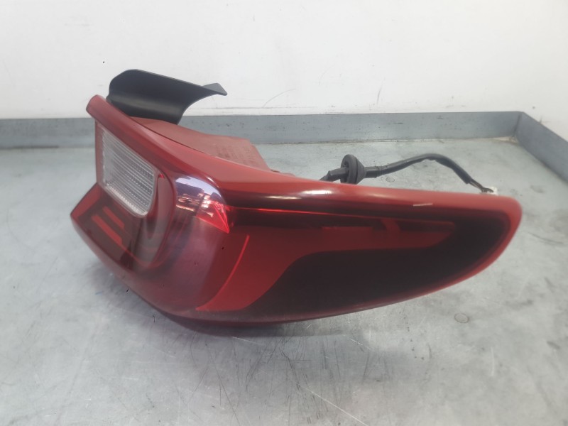 Recambio de piloto trasero derecho exterior para kia stonic (yb) 1.0 t-gdi referencia OEM IAM 92402H8500  