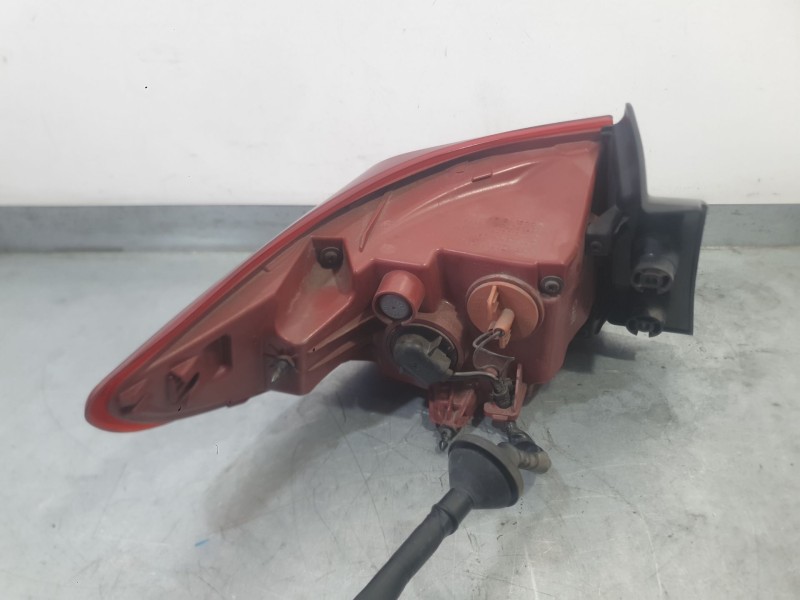 Recambio de piloto trasero derecho exterior para kia stonic (yb) 1.0 t-gdi referencia OEM IAM 92402H8500  