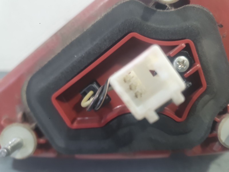 Recambio de piloto trasero izquierdo interior para kia stonic (yb) 1.0 t-gdi referencia OEM IAM 92403H8500  