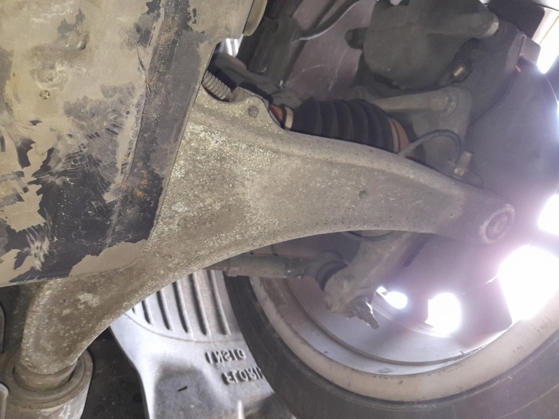Recambio de brazo suspension inferior delantero derecho para opel insignia a (g09) 1.6 cdti (68) referencia OEM IAM 84248215  