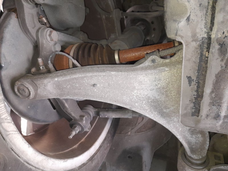Recambio de brazo suspension inferior delantero izquierdo para opel insignia a (g09) 1.6 cdti (68) referencia OEM IAM 84248214  