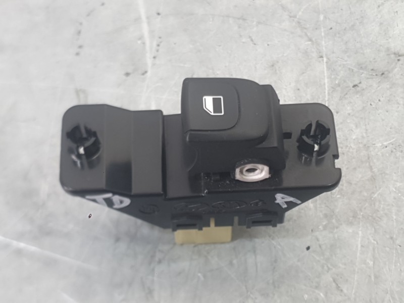 Recambio de mando elevalunas trasero derecho para kia stonic (yb) 1.0 t-gdi referencia OEM IAM 93576H8000  