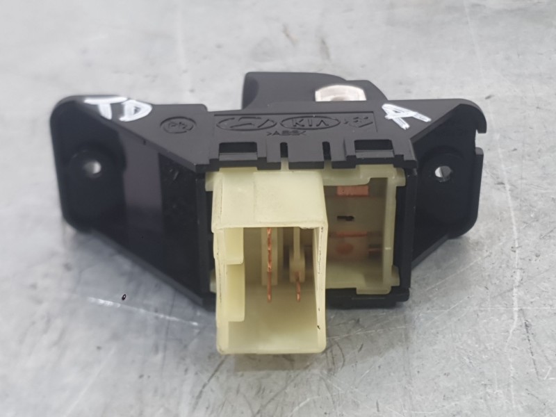 Recambio de mando elevalunas trasero derecho para kia stonic (yb) 1.0 t-gdi referencia OEM IAM 93576H8000  