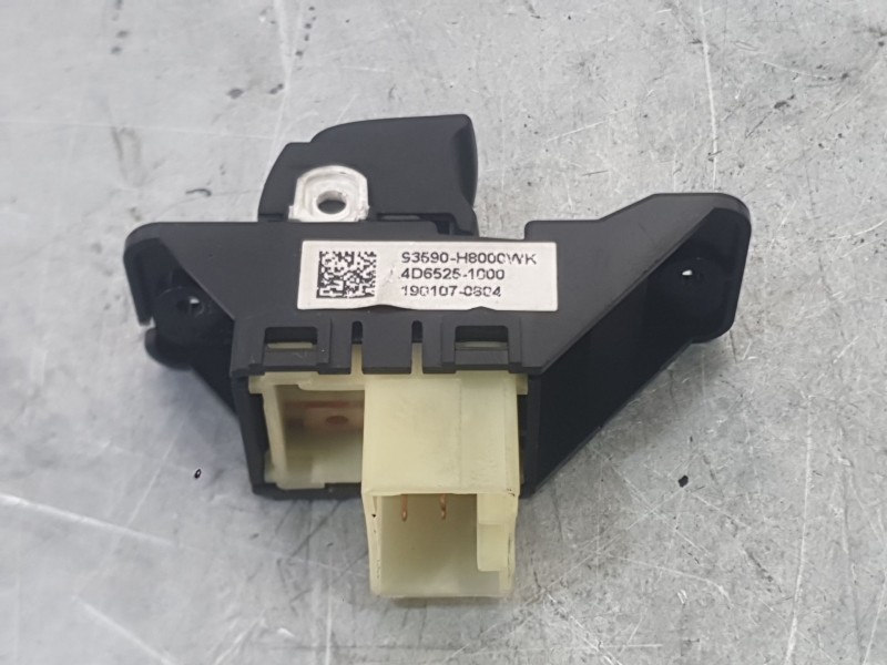 Recambio de mando elevalunas trasero derecho para kia stonic (yb) 1.0 t-gdi referencia OEM IAM 93576H8000  
