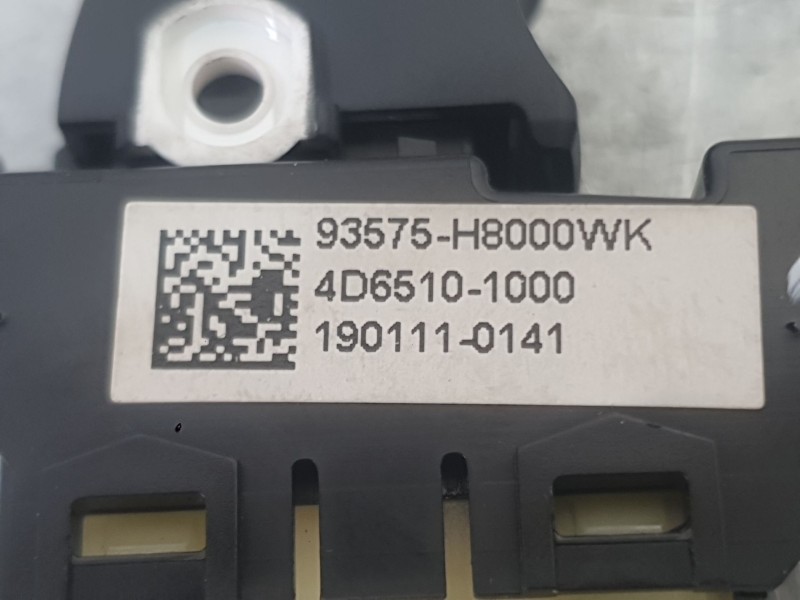Recambio de mando elevalunas delantero derecho para kia stonic (yb) 1.0 t-gdi referencia OEM IAM 93576H8000  