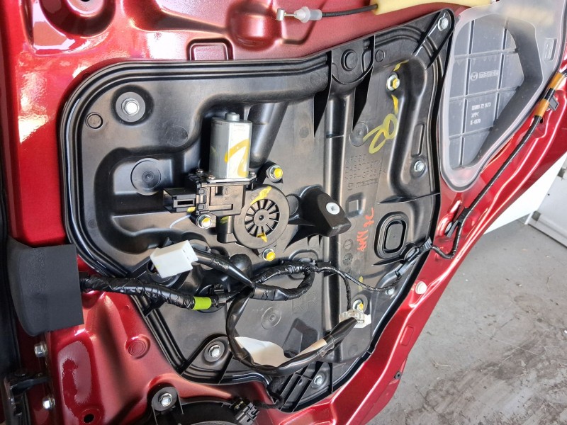 Recambio de elevalunas trasero derecho para mazda 2 lim. () black tech edition referencia OEM IAM DA6C72590A 2 PINS ELECTRICO