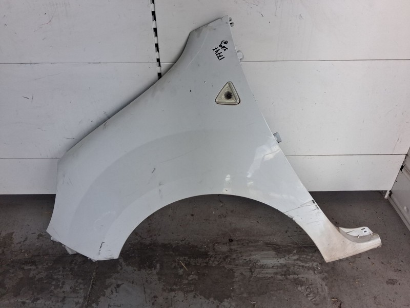 Recambio de aleta delantera izquierda para renault kangoo / grand kangoo ii (kw0/1_) 1.5 dci 70 (kw0v, kw0a) referencia OEM IAM 