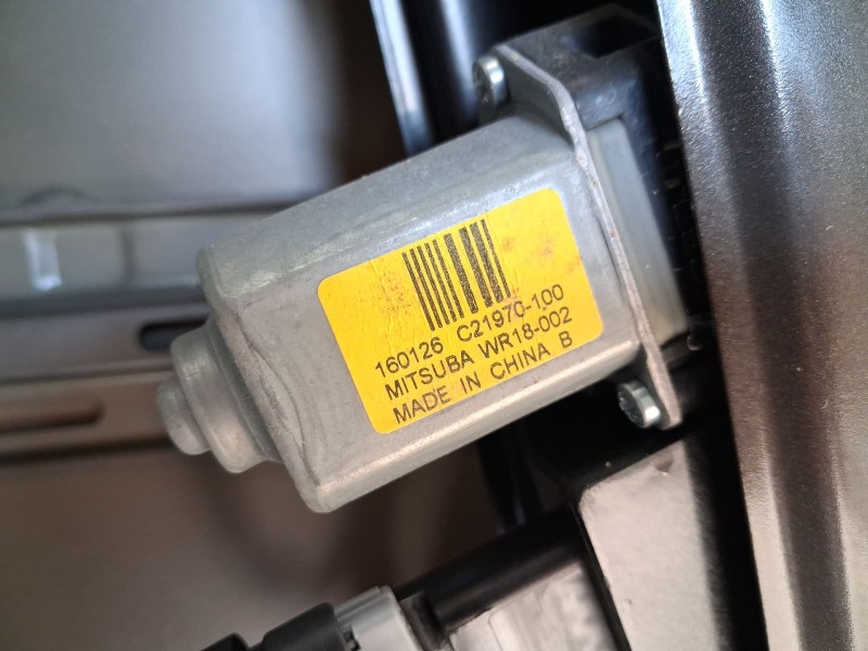 Recambio de elevalunas delantero izquierdo para nissan qashqai ii (j11, j11_) 1.5 dci referencia OEM IAM C21970100  6 PINS