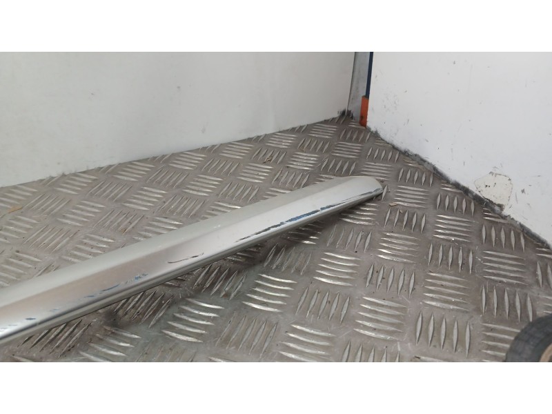 Recambio de barras techo para volkswagen touran (5t1) 1.6 tdi referencia OEM IAM 5TA860043J TOCADAS 5TA860043J IZQUIERDA 5TA8600