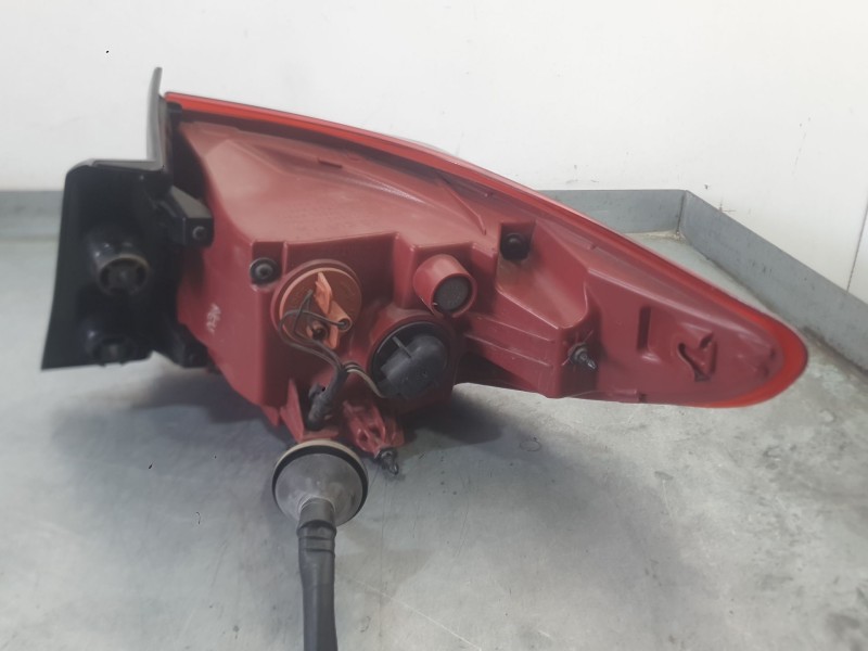 Recambio de piloto trasero izquierdo exterior para kia stonic (yb) 1.0 t-gdi referencia OEM IAM 92401H8500  