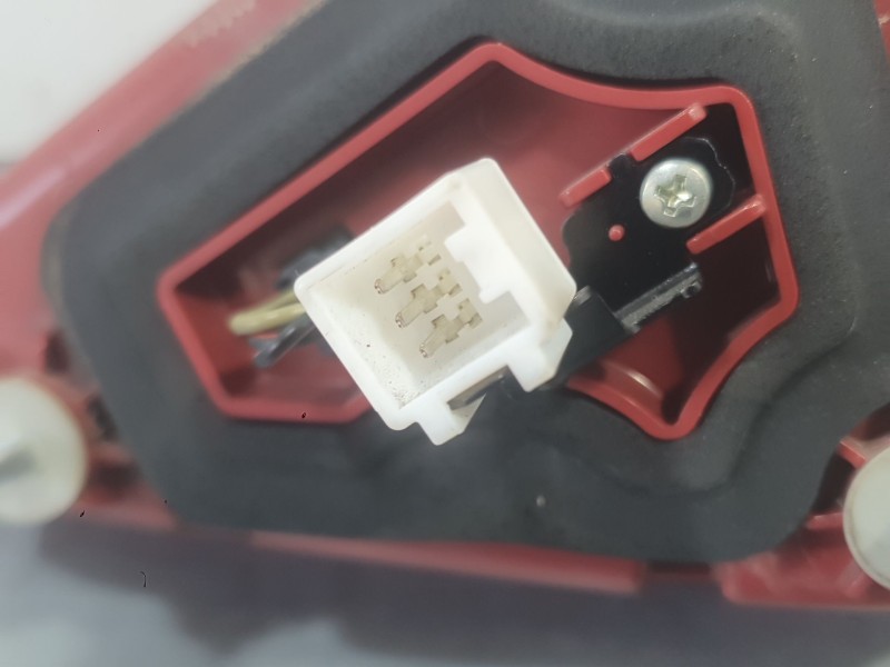 Recambio de piloto trasero izquierdo interior para kia stonic (yb) 1.0 t-gdi referencia OEM IAM 92403H8500  