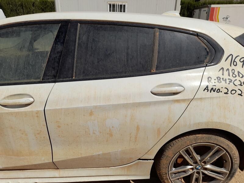 Recambio de puerta trasera izquierda para bmw 1 (f40) 118 d referencia OEM IAM 41528737063  