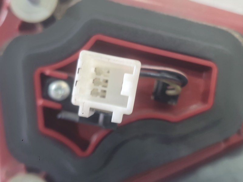 Recambio de piloto trasero derecho interior para kia stonic (yb) 1.0 t-gdi referencia OEM IAM 92404H8500  