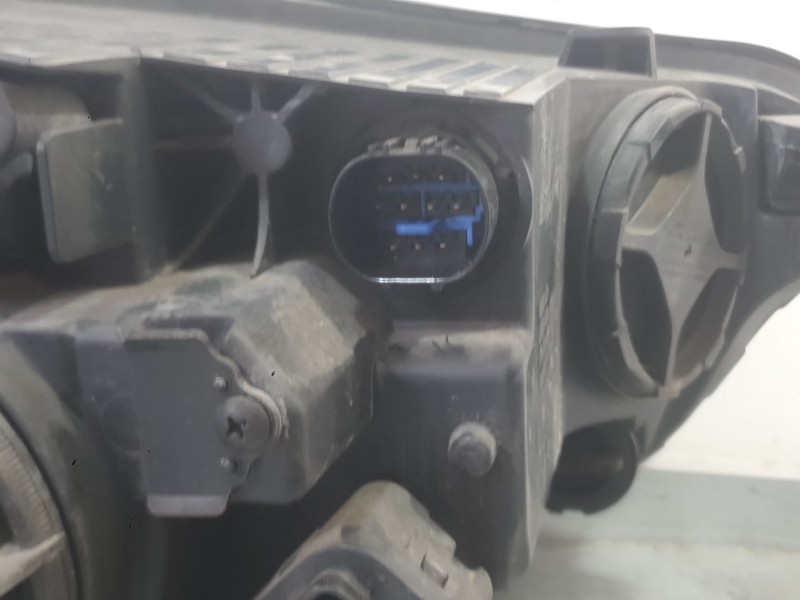 Recambio de faro izquierdo para kia stonic (yb) 1.0 t-gdi referencia OEM IAM 92101H8400  