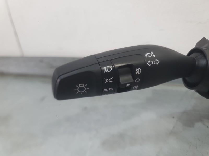 Recambio de mando luces y limpia para kia stonic (yb) 1.0 t-gdi referencia OEM IAM 93403H8960  