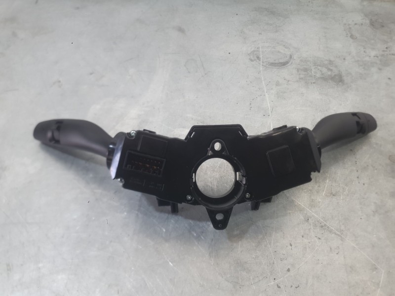 Recambio de mando luces y limpia para kia stonic (yb) 1.0 t-gdi referencia OEM IAM 93403H8960  