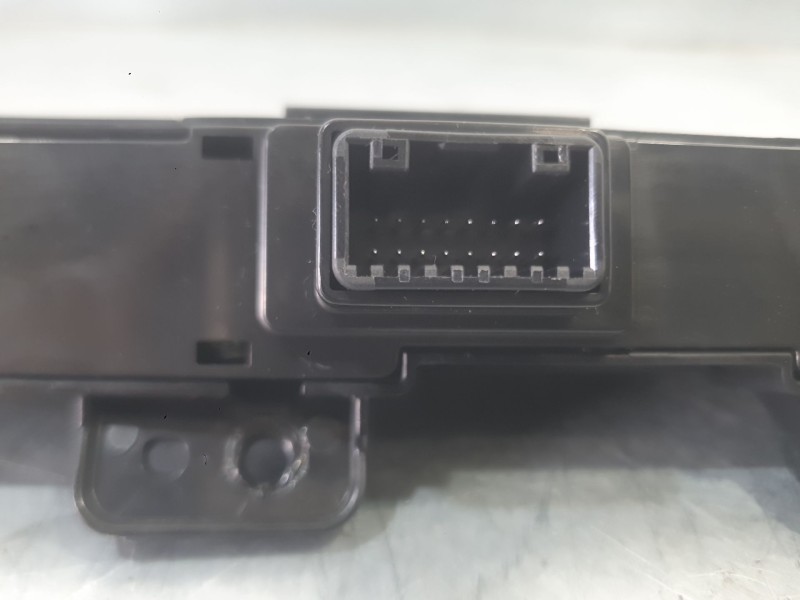 Recambio de warning para kia stonic (yb) 1.0 t-gdi referencia OEM IAM   